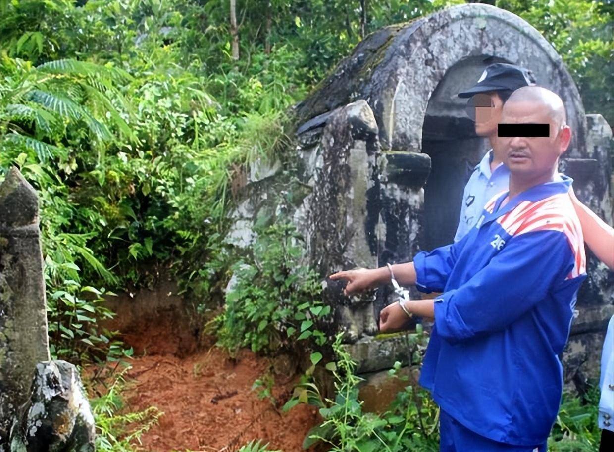 2004年西安陵墓被盗,墓主人身份成谜,一大爷找到警方:我知道_杨彬