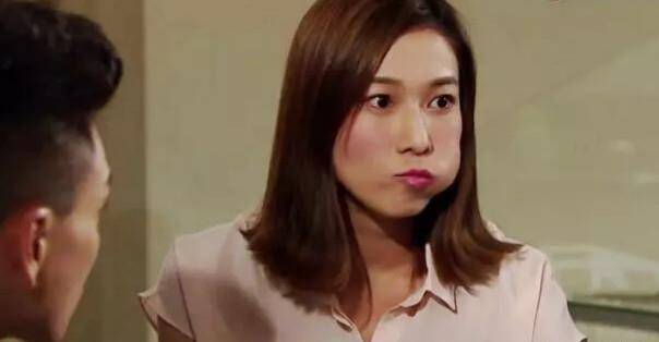 她是tvb剧里穿婚纱和演神仙次数最多的一位花旦,论