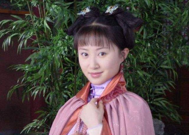 之后又出演《单亲之家》《孝庄秘史》《金粉世家》《天龙八部》等电视