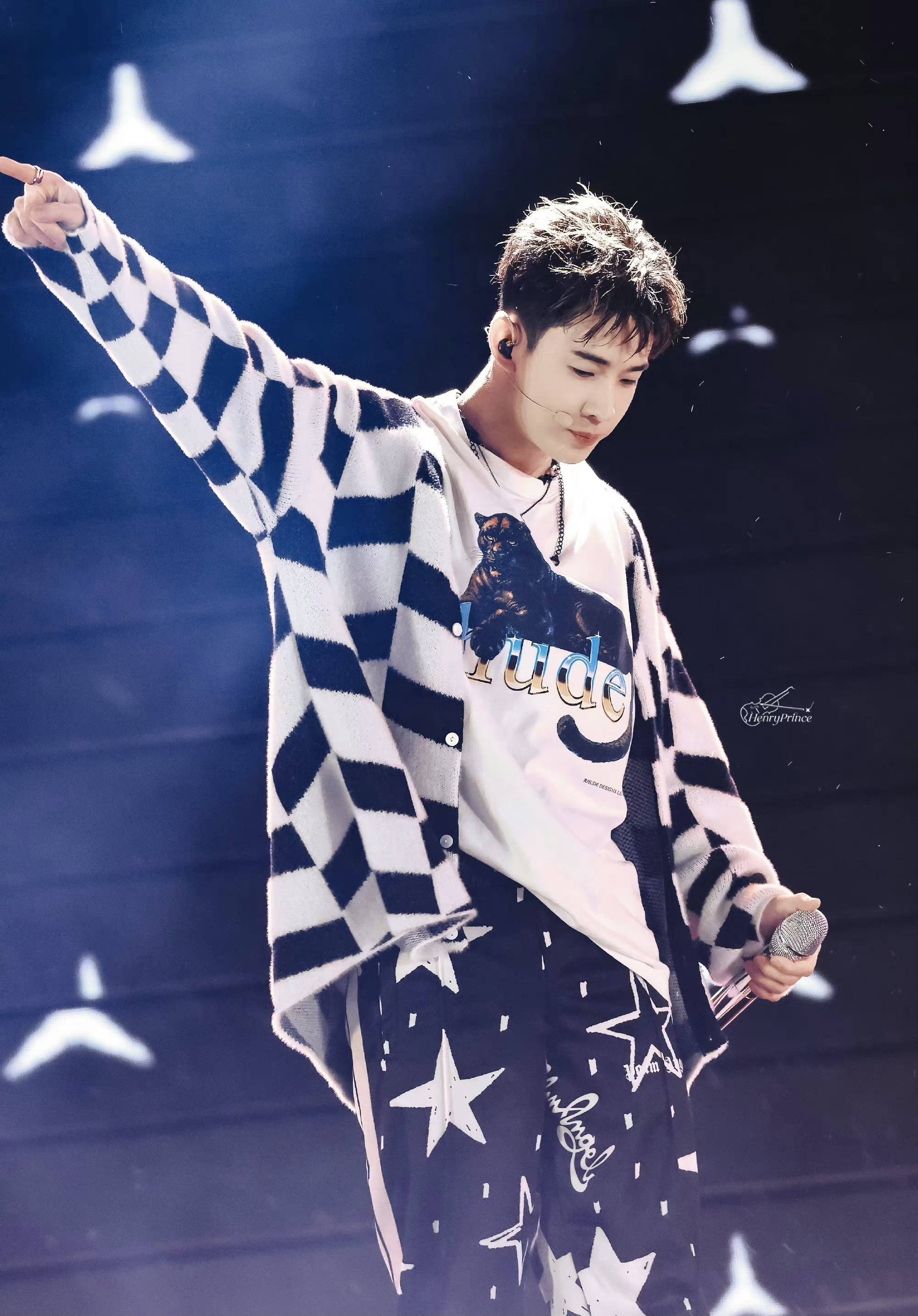 刘宪华官宣加盟中国好声音,却遭到网友质疑:中国好声音这是请不到人了