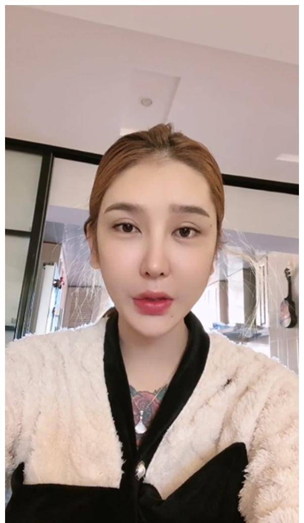 经常整容的网红"桃花宝宝"翻车?网友:看着好雷人_事情_漂亮_平台