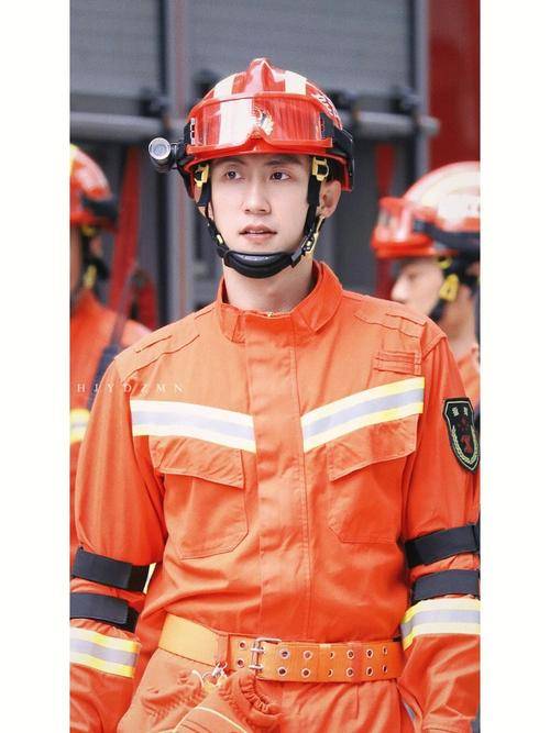 7位男星演消防员!