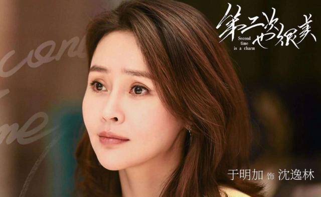 她放弃外交官改当演员,撞脸佟大为老婆,嫁给普通人生了2个女儿_于明加