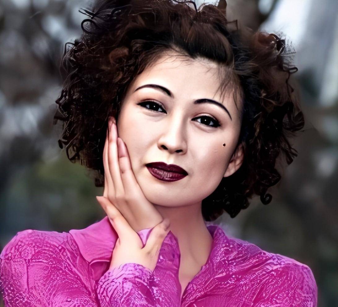 四位老牌玉女歌星,爱情悲情坎坷,赵咏华曾患上抑郁症_周慧敏_倪震
