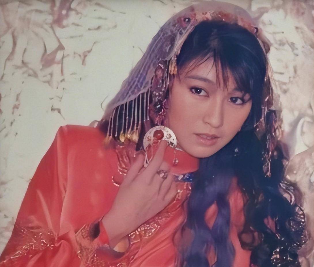 四位老牌玉女歌星,爱情悲情坎坷,赵咏华曾患上抑郁症_周慧敏_倪震