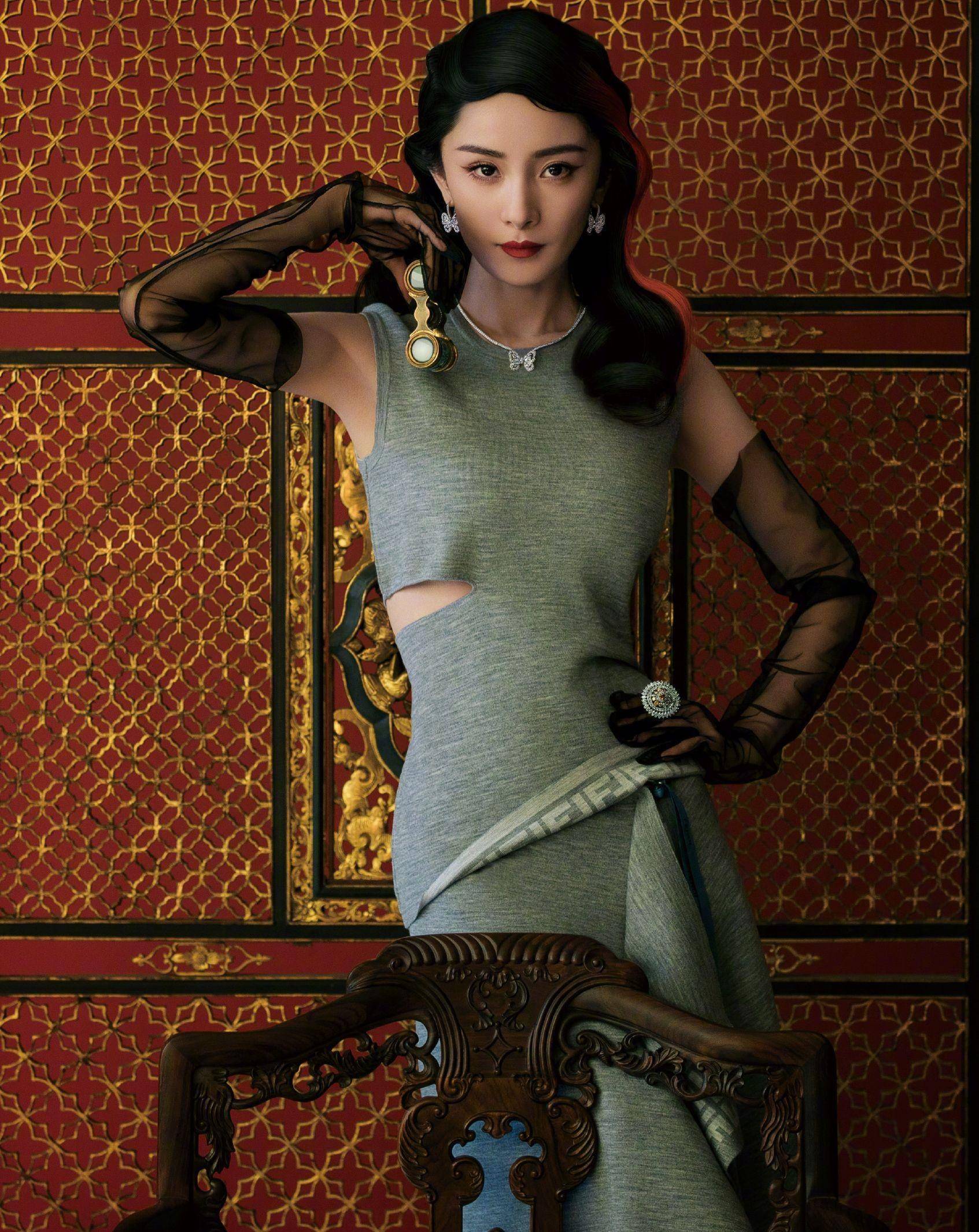 36岁的姐姐越来越有魅力,她的时尚照充满复古气质,一颦一笑都很养眼