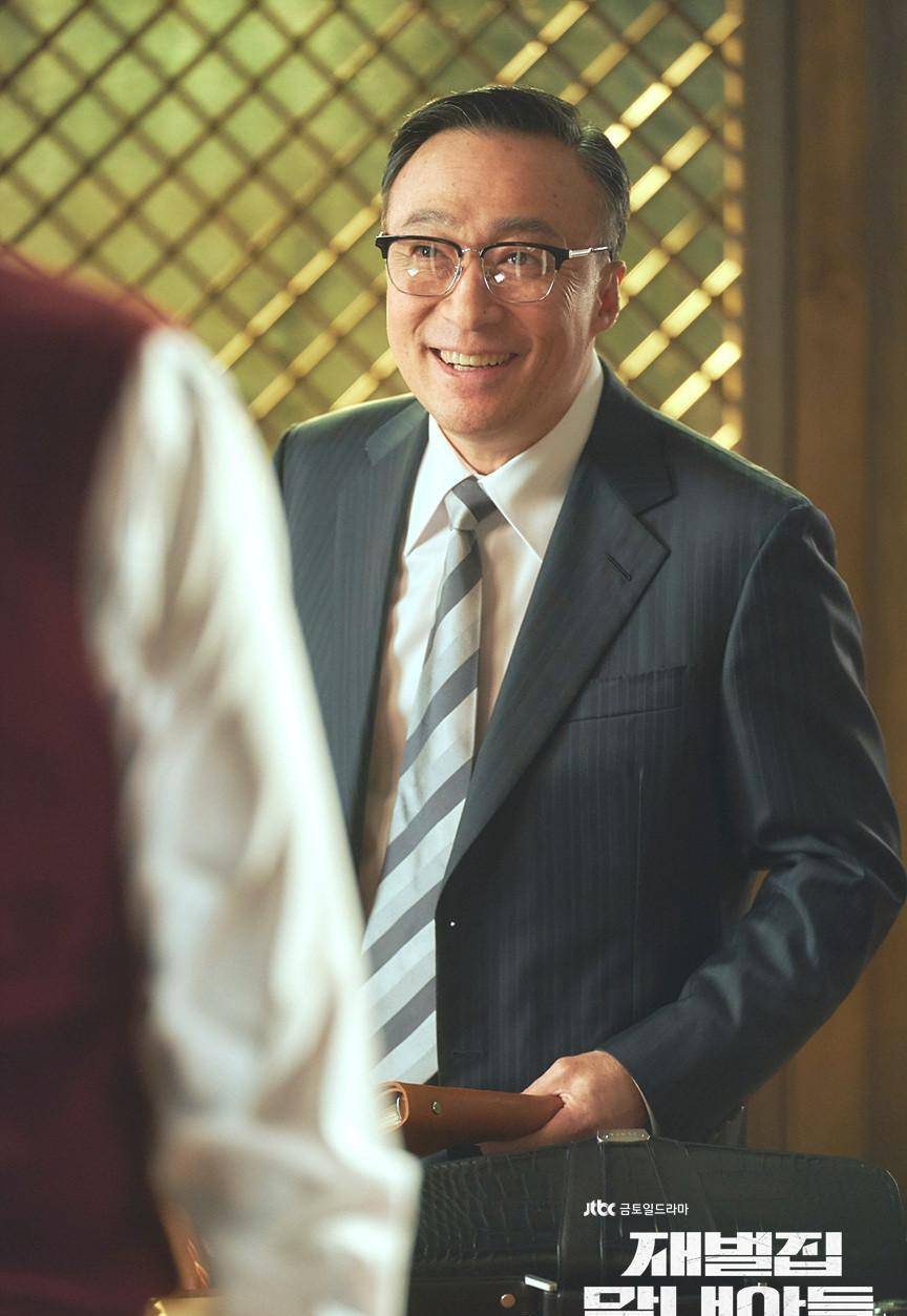 《财阀家的小儿子》演员现实年龄差:李星民和宋仲基只差2岁_年纪_剧里