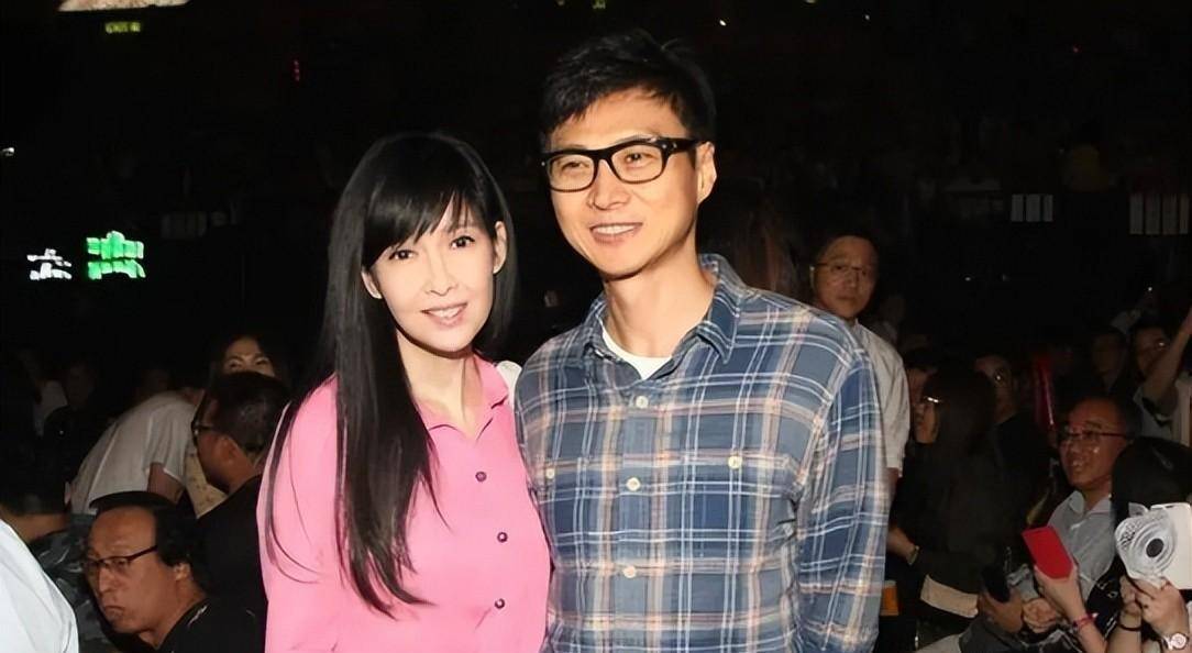 四位老牌玉女歌星,爱情悲情坎坷,赵咏华曾患上抑郁症_周慧敏_倪震