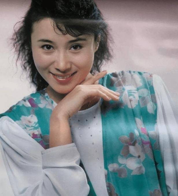 牧羊女丁岚,37岁弃演从商,今56岁身价过亿,却至今单身_事业_生活