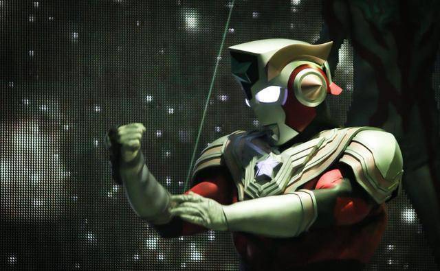 泰迦奥特曼新舞台剧照:光子大地形态细节公开x贝塔火花形态捧场_的