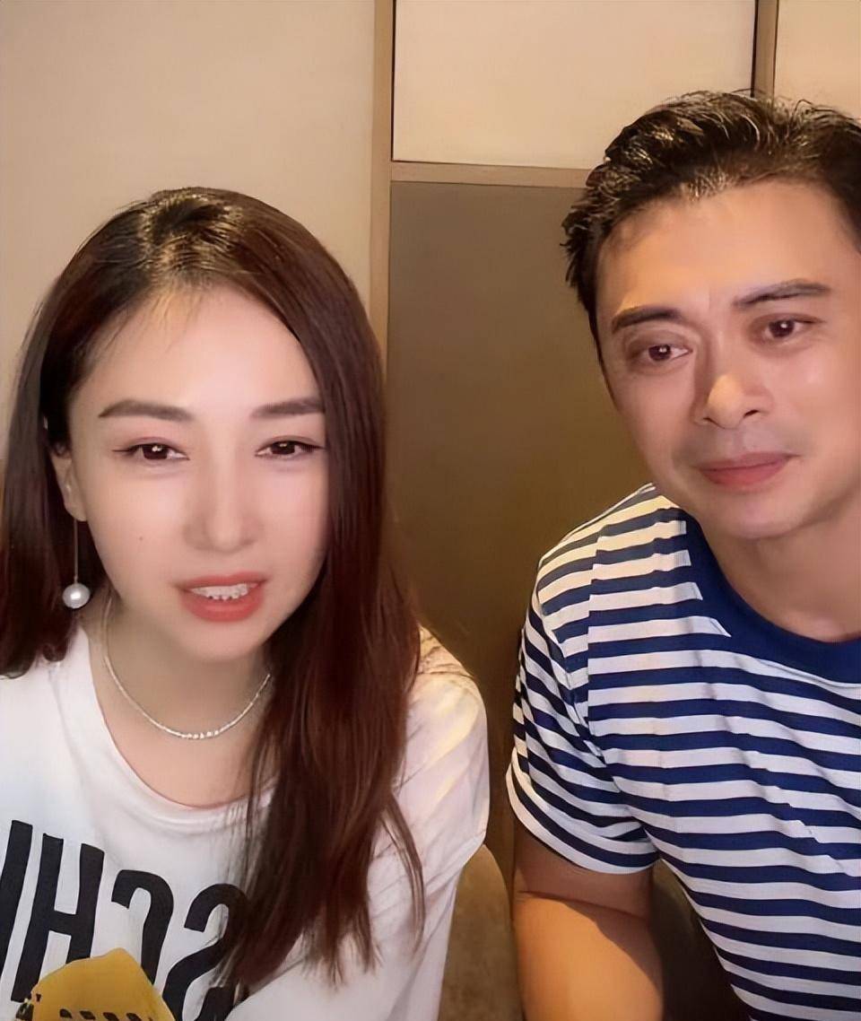 樊少皇贾晓晨疑婚变樊少皇秒删离婚消息,妻子当场质问_问题_什么_网友