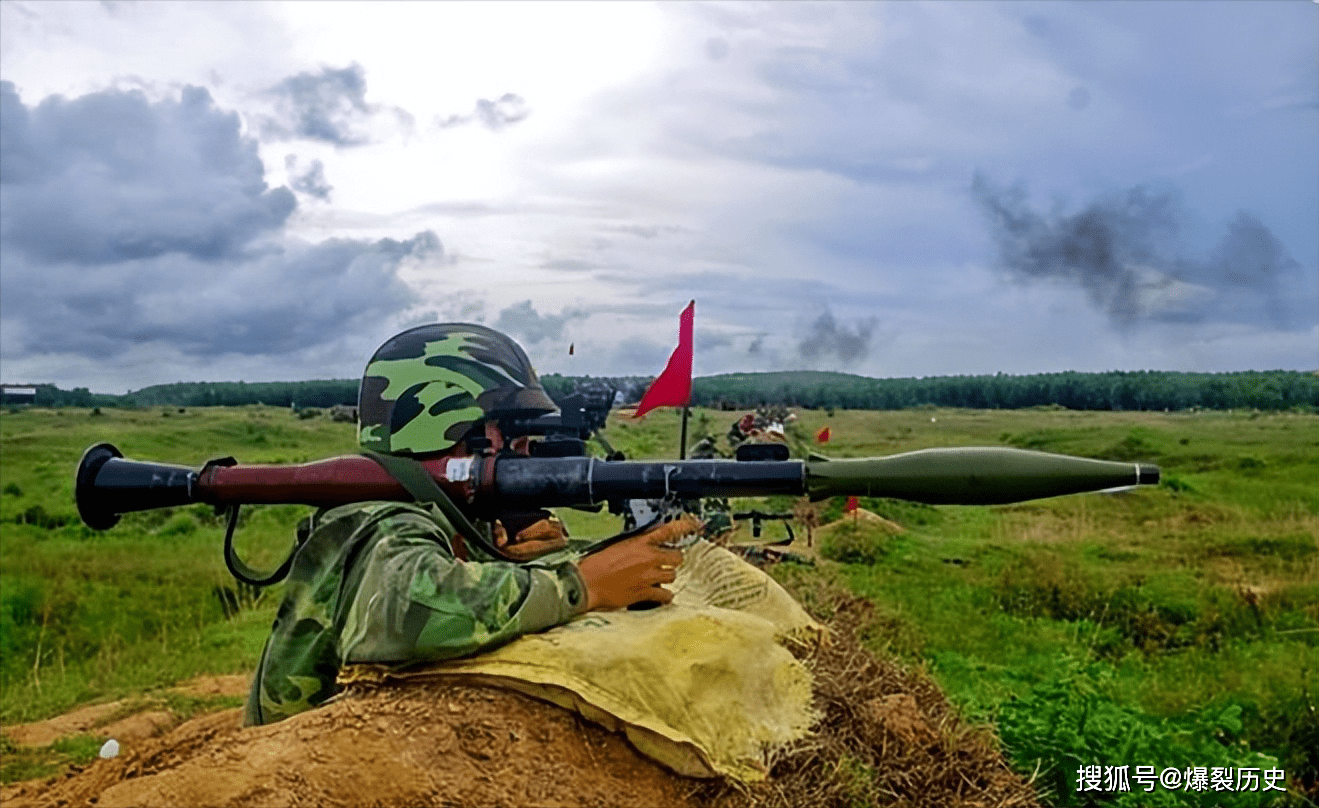 越南步兵手中的重武器:m79榴弹发射器,rpg-7火箭筒,手榴弹_苏联_mm