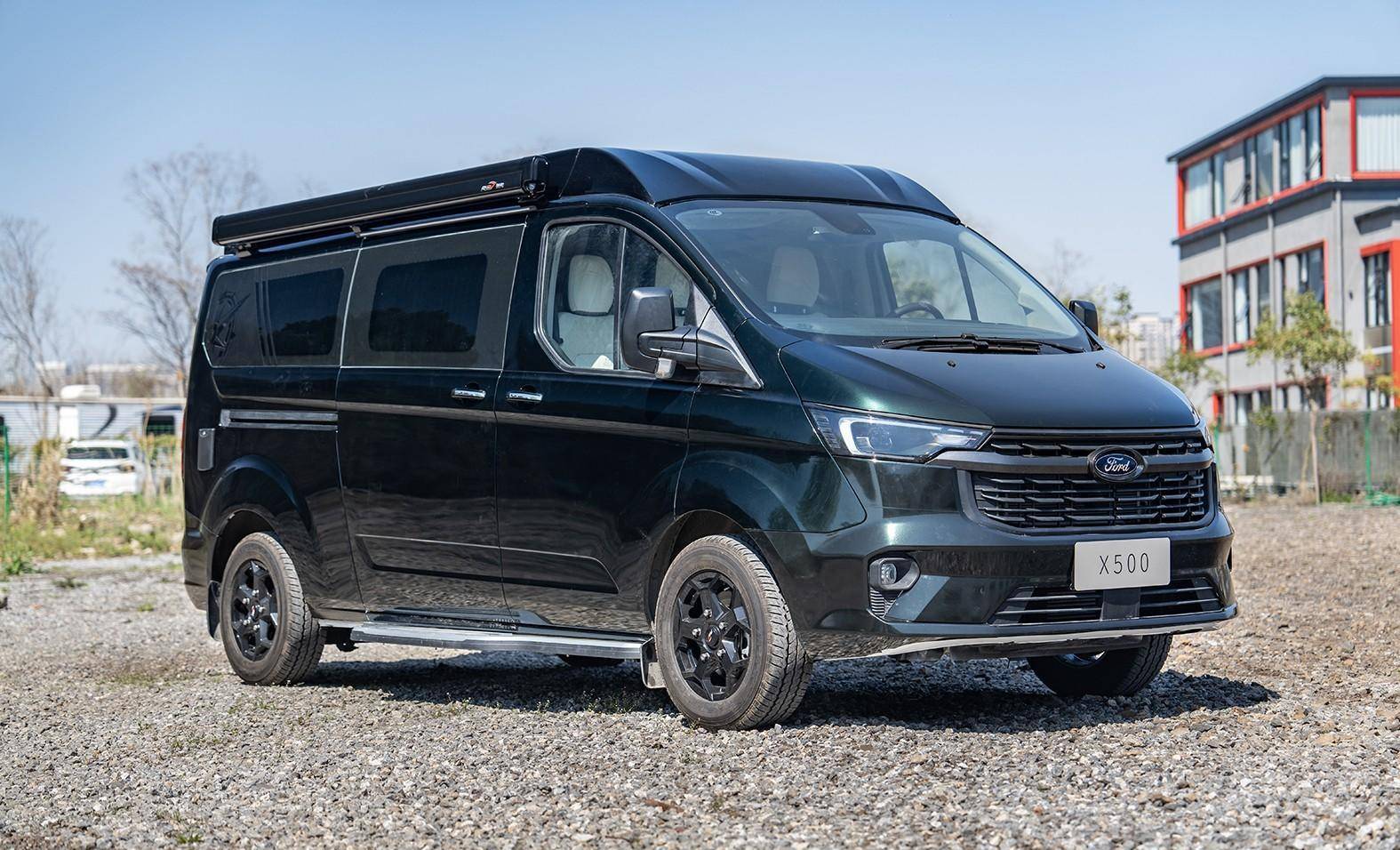 这才是年轻人喜欢的房车!奇瑞x500,颜值高,车顶睡觉观景太惬意