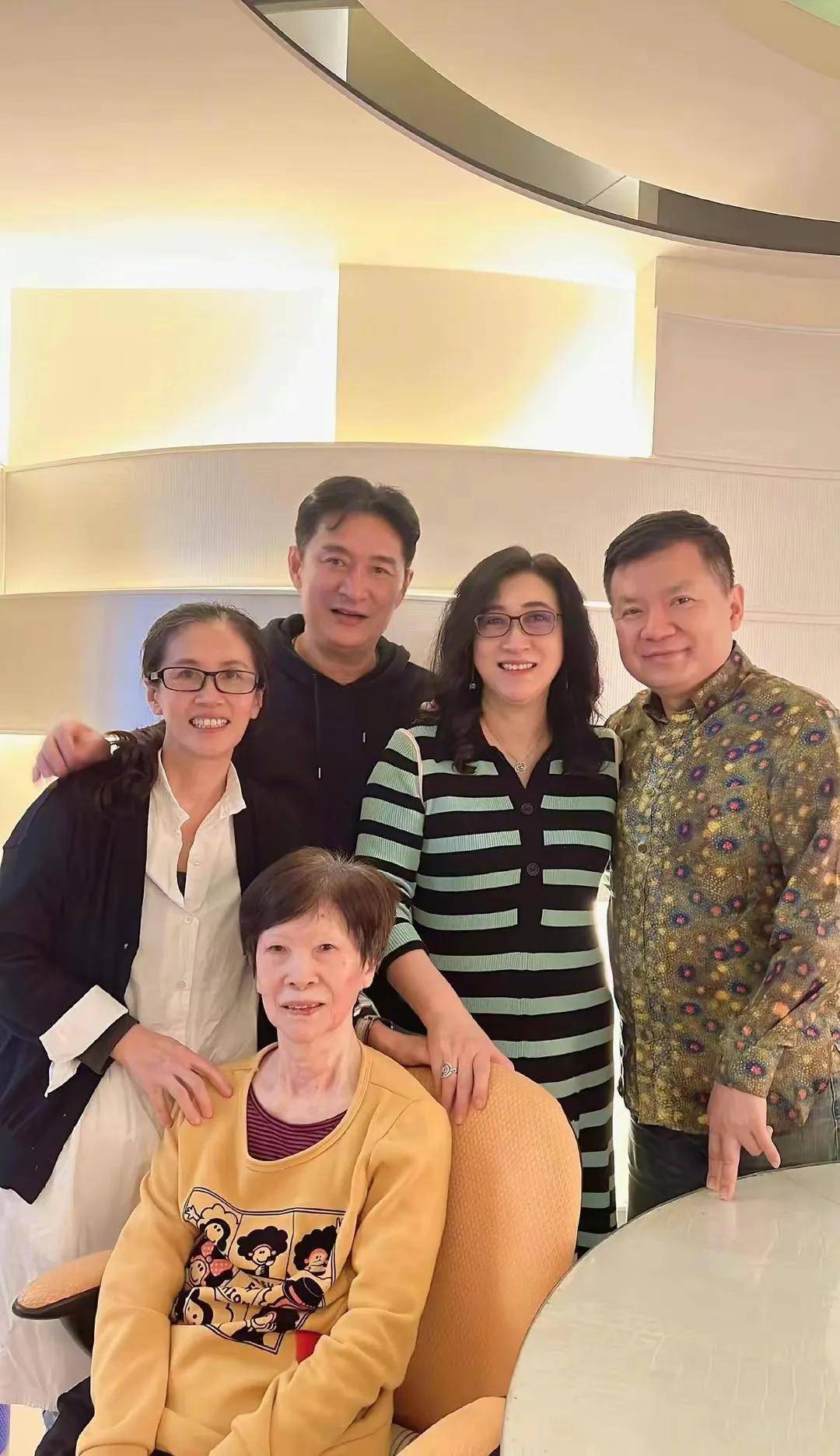 60岁台湾知名男星逃过一劫,燃气爆炸现场一片狼藉_黄安便_福州_北京