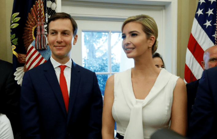 跟老公去西班牙度假,秀出一双大长腿_特朗普_身材_白宫