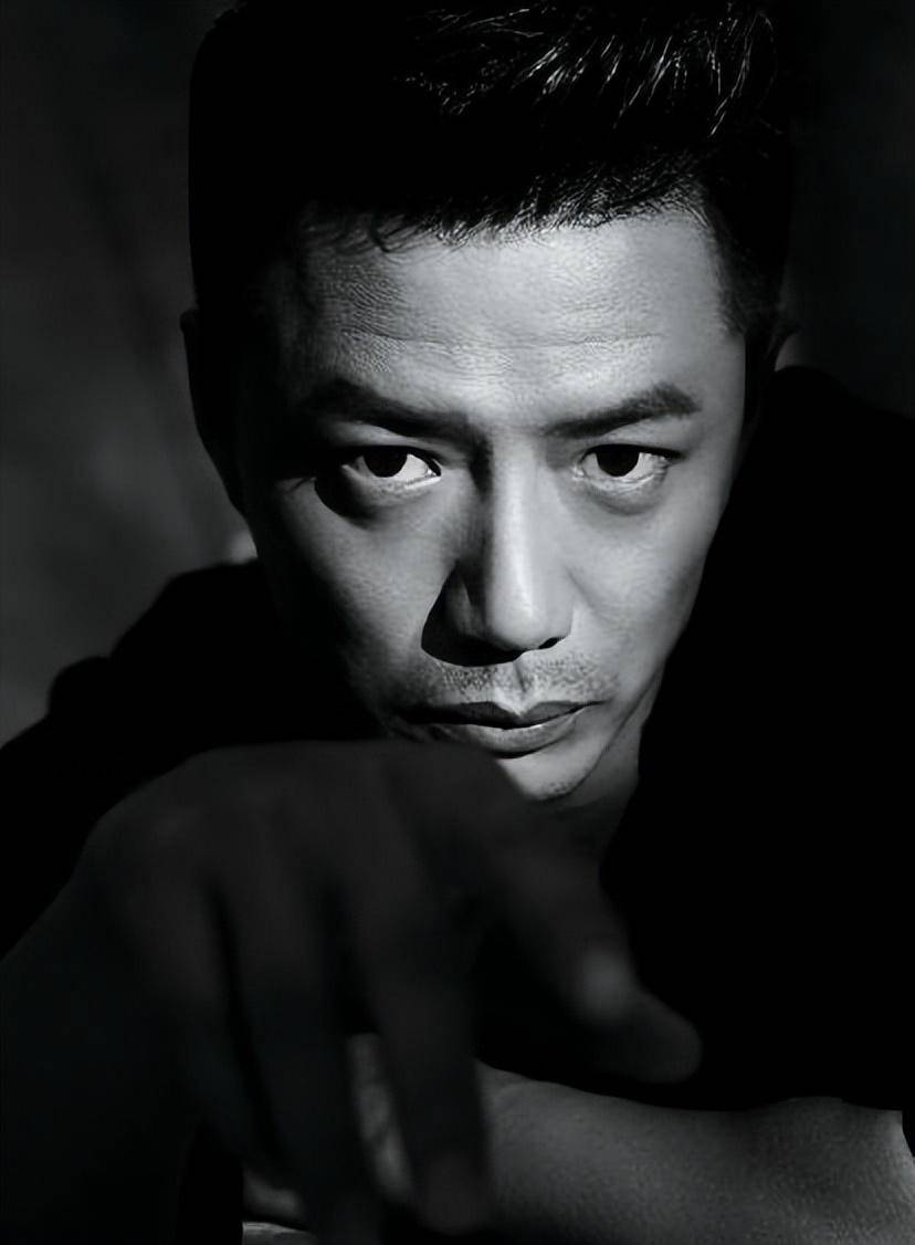 而段奕宏能有在大众心中有今天这样高的位置,除去他的演戏天赋外,更