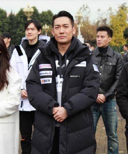 《危机先生》开机,黄晓明谭卓现身,不高冷不霸总全新的演绎风格_网友