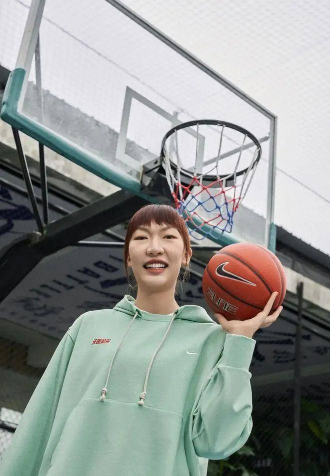 代言人有过刘翔,谭松韵,丁彦雨航,张艺兴,李娜,郭艾伦,王俊凯,周冬雨