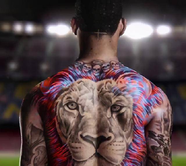 德佩曾经透露自己的纹身选择狮子的原因:"我有一颗雄狮的心.