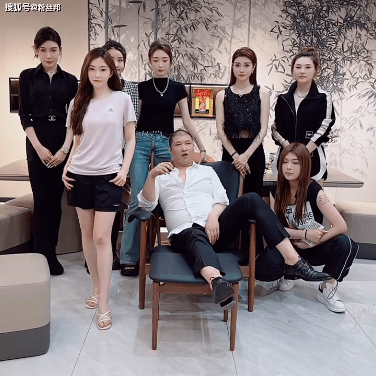 库里南全球首撞就是我?二驴自称有7辆劳斯莱斯,能开就能挣回来-沐风文化