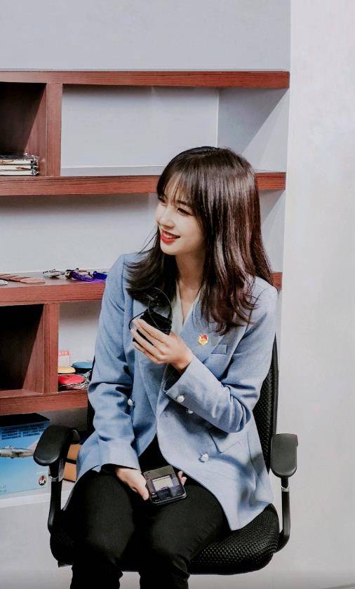 旧照生图曝光,看清无修镜头下颜值:幸好她是一个记者_工作_电视_照片