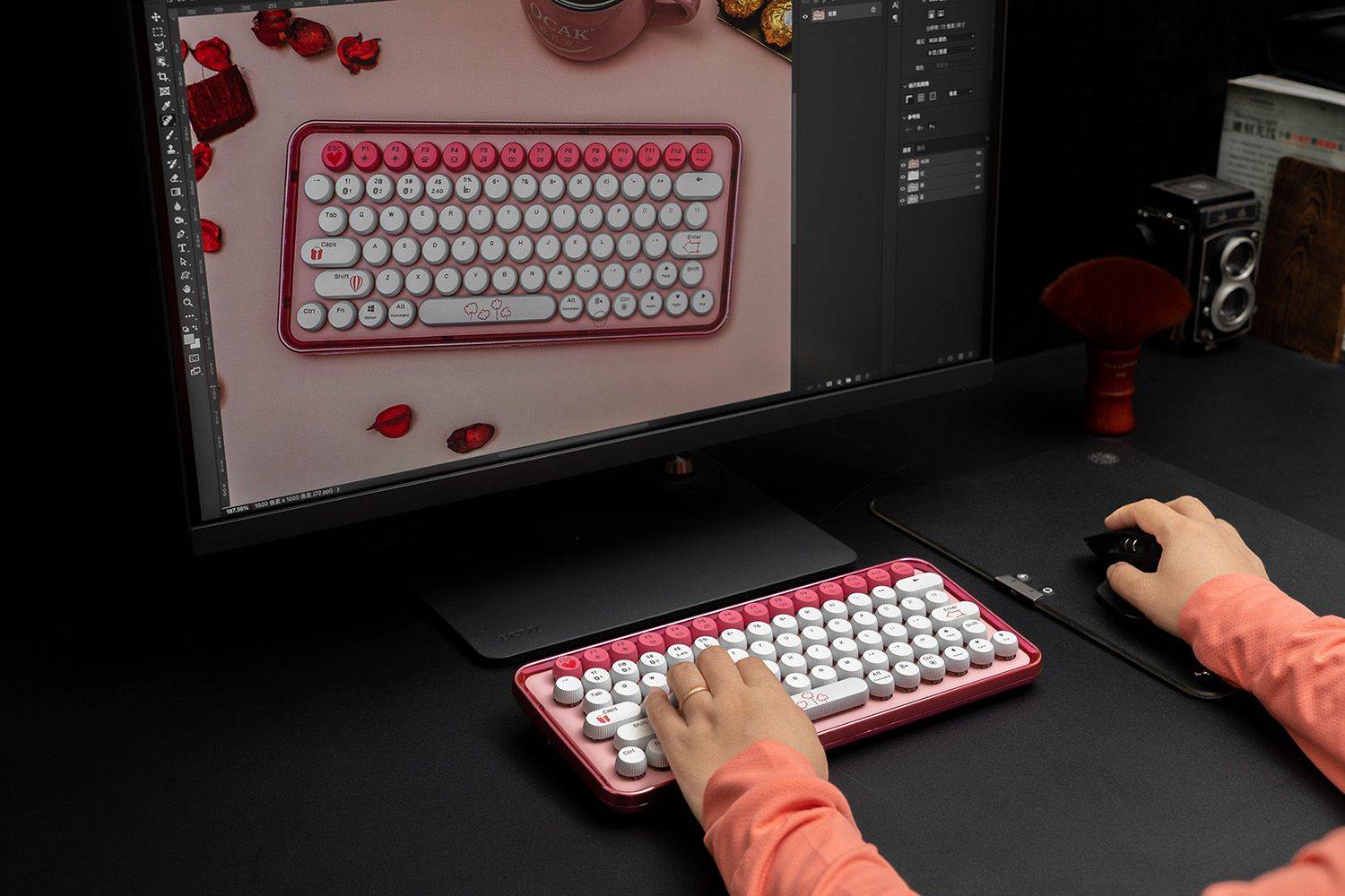 老婆过生日送了雷柏ralemo Pre 5键盘，办公室女同事都问是啥型号