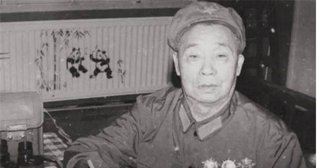 1998年贺东生拽着妻子叮嘱:等自己故去,让孩子去祭奠