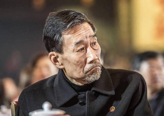 王中军说出众多老戏骨"窘境",陈道明无奈叹息,牛犇说心中有愧_电视剧