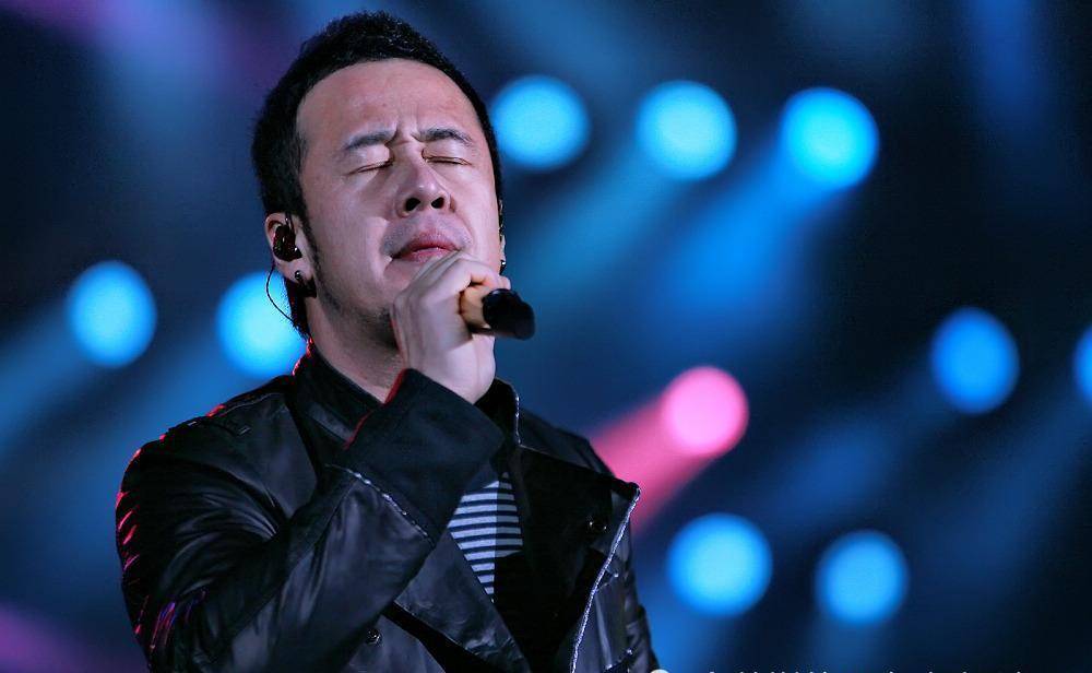 她养了杨坤三年,最后却因攒足了失望而离开,为此杨坤内疚了27年_音乐