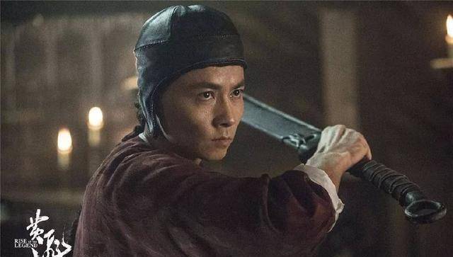 2000年开始,张晋参演武侠电视剧《武林外史》,开始从幕后转向幕前