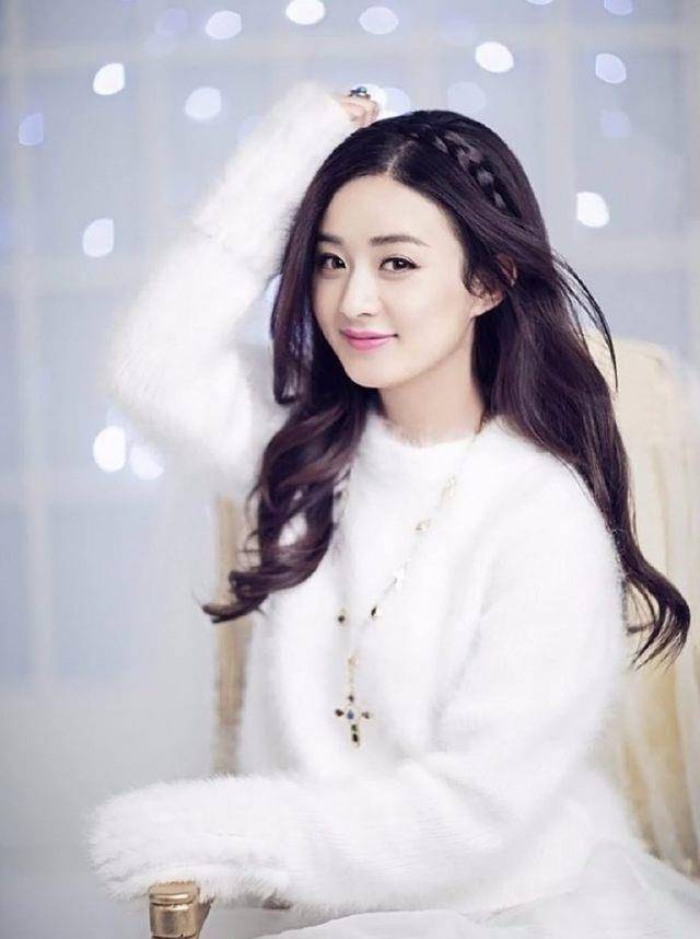 呆呆萌萌赵丽颖,就算年近三十也全身洋溢着纯真少女气息