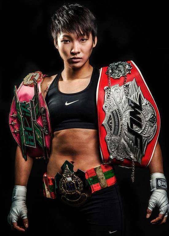 汪柯菡,号称"ko女王",原来曾是武林风选手,后来在昆仑决打比赛.