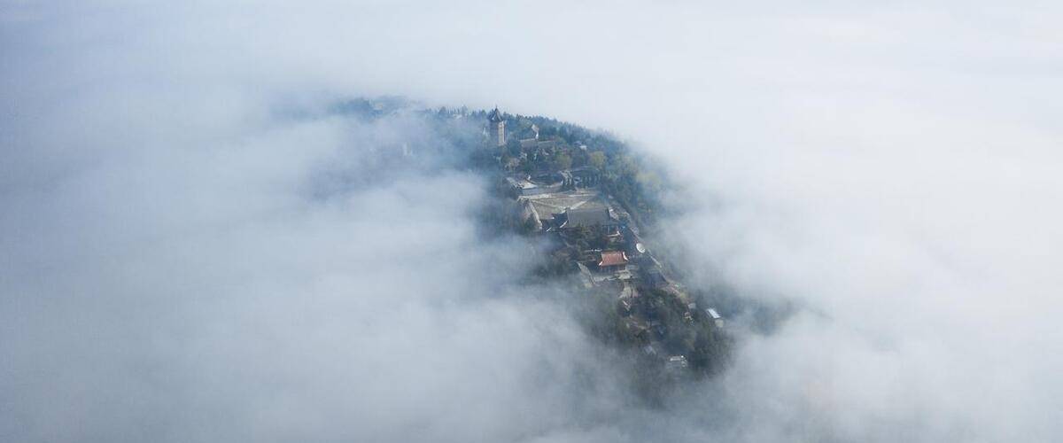 浚縣大伾山風景名勝區,位於河南省鶴壁市浚縣, 大伾山上現存道觀佛寺