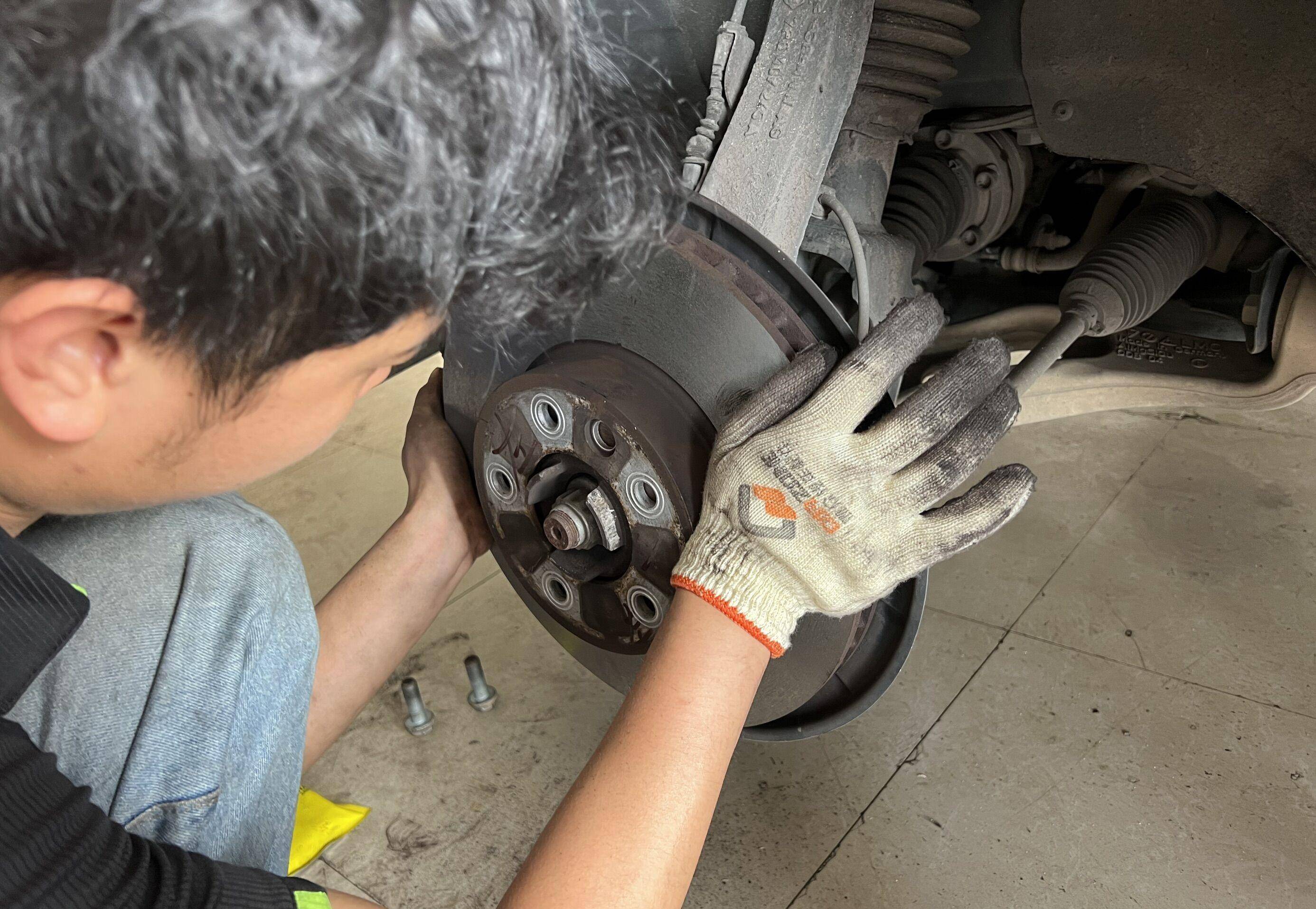 夏季汽车修理工的一天!挣干净的钱,做干净的人,晚上能睡安稳觉