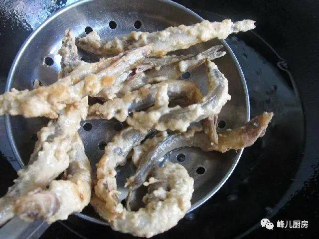 小面条鱼的最佳做法,外酥里嫩味道脆香,咬一口嘎嘣脆