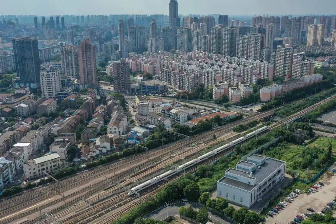 g3175次列车运行区段由西安北-上海虹桥调整为西宁-上海虹桥,西宁站9