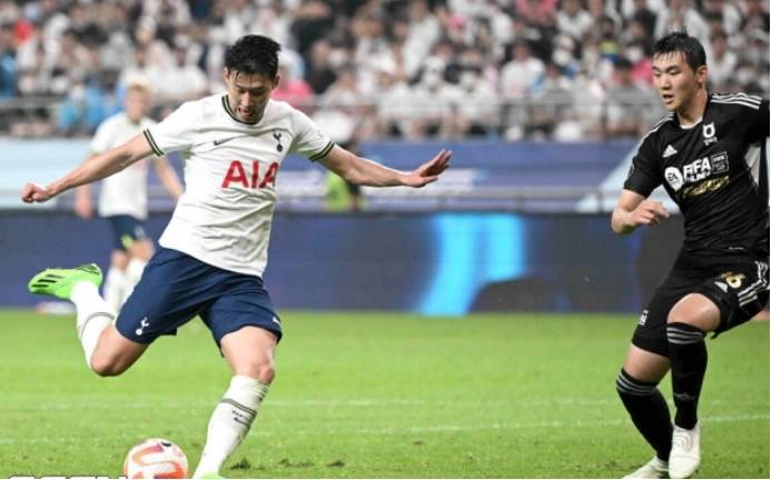 第二个金玟载金智秀与孙兴慜一起出道?_智洙_布伦特福德_比赛