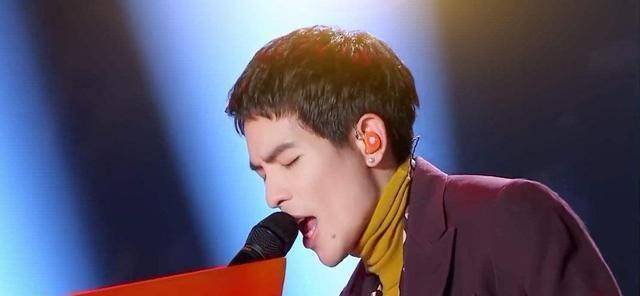 蔡徐坤lisa炒cp?胡歌新恋情?古力娜扎事业心?萧敬腾很低调?