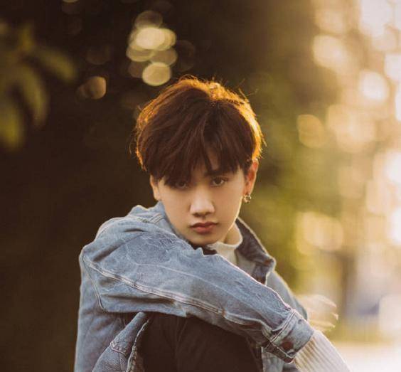 继《小星星》后,汪苏泷新歌又在抖音走红,网友:一听就泪流满面_池子