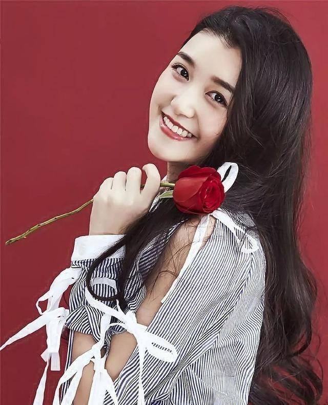 蒋依依:清纯可人的小家碧玉,从小逐梦吃苦耐劳让人钦佩_电视剧_女孩子