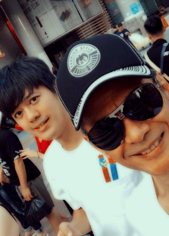 刘德华像"兄弟",婚内不忠诚邓萃雯获妻子原谅,如今以卖保险为生_江华