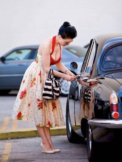 但他的儿子,大家可都是耳熟能详,他就是孙祥忠,艺名叫秦汉,一个大明星