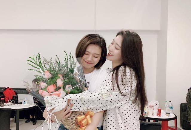 何洛洛把她当女神,《101》被淘汰后,合作肖战队友两度饰演女主_戚砚笛