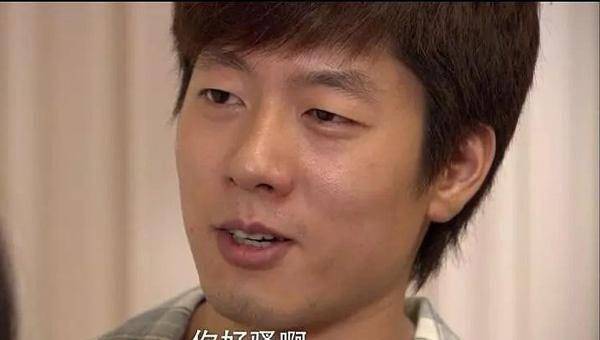 最近比较火的表情包,出自《回家的诱惑》,小三闺蜜成功上位后,在家里