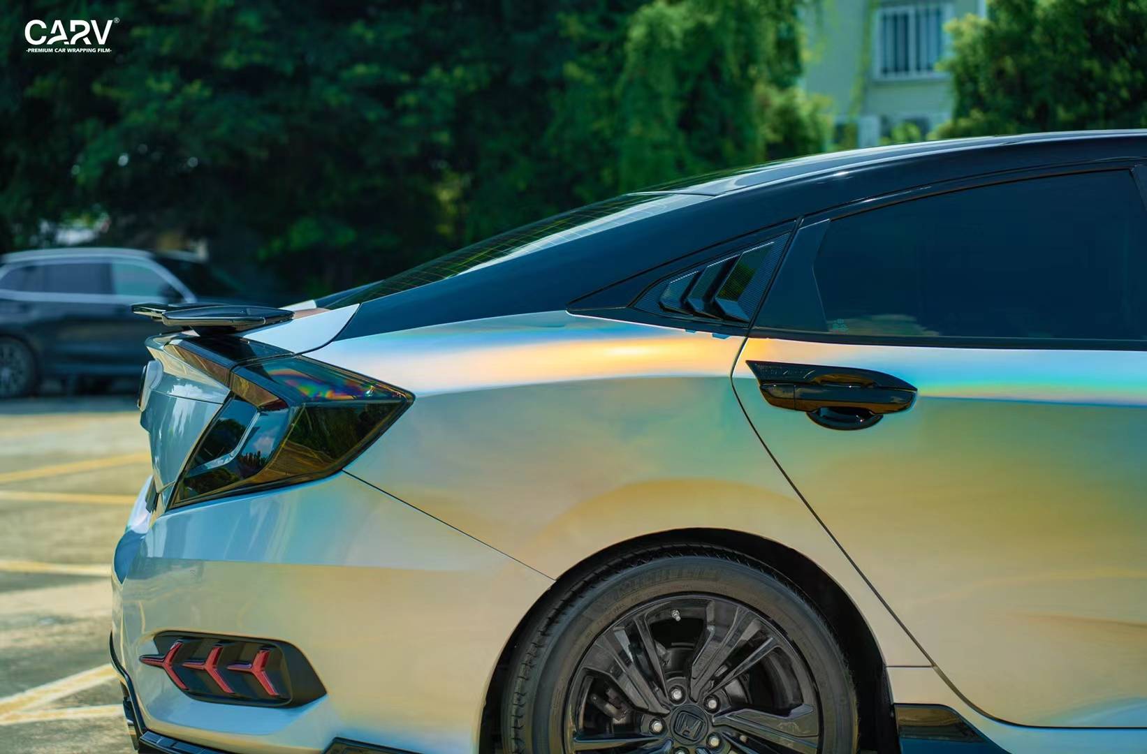 本田思域卡孚改色膜白金液态镭射白,高调突出的镭射质感_搜狐汽车