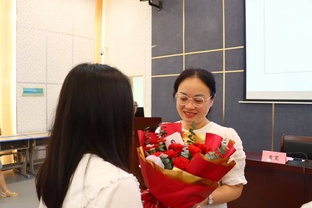 赣州中学蓉江校区召开2022-2023学年第二学期"蓝青工程"总结大会_教学