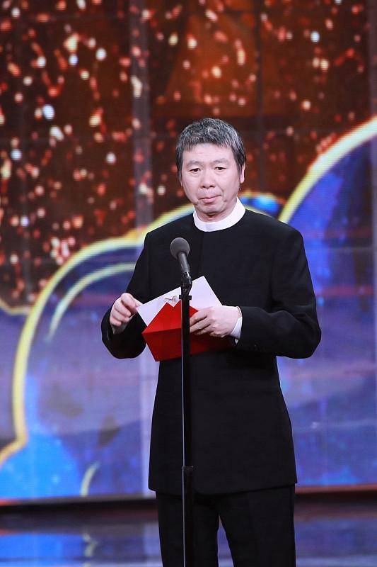 但歌曲却大受欢迎,网友:我真的很紧张_张艺谋_饕餮_怪物