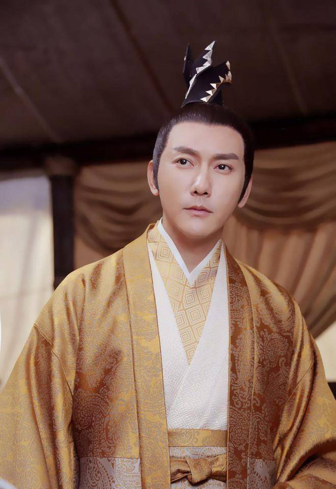 他曾是电视主持人,颜值不输康辉,如今凭借《山河令》走红_王若麟_因为