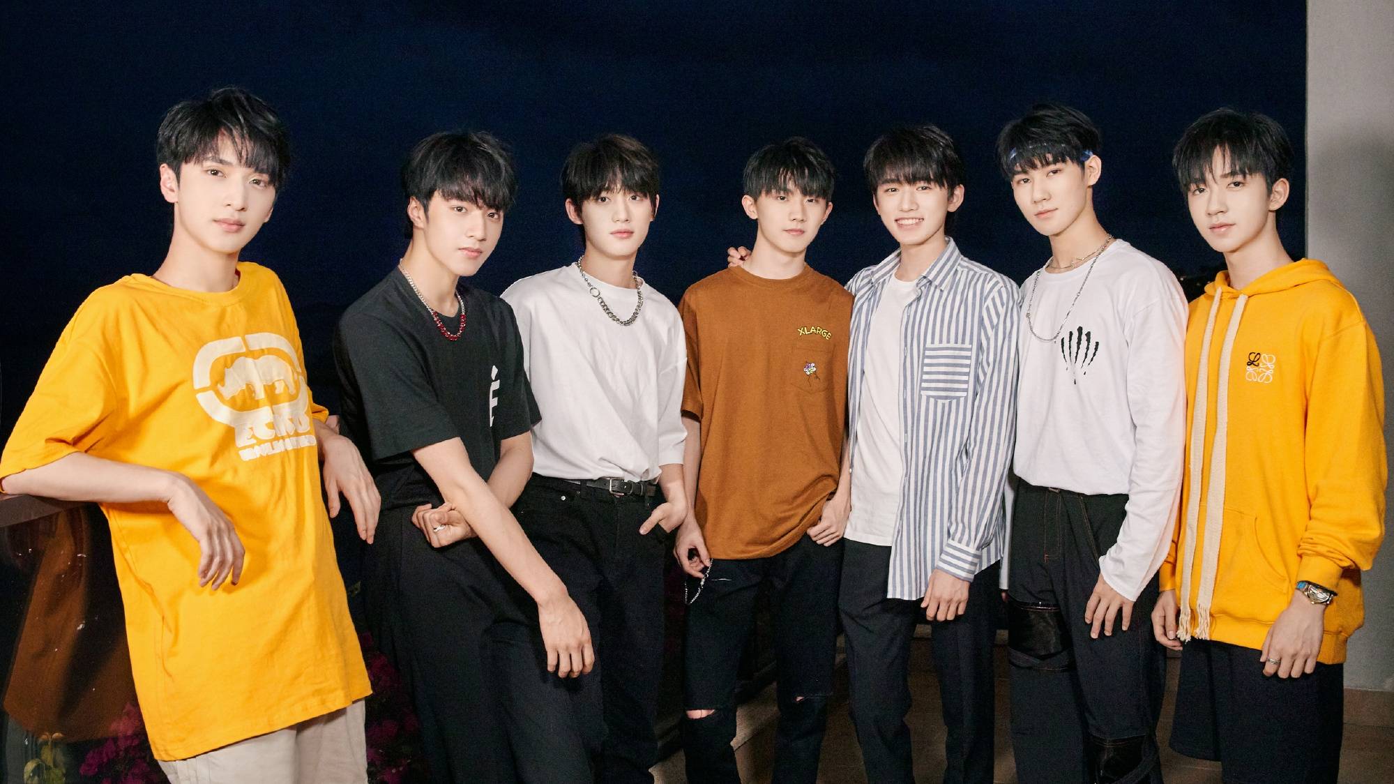 时代损损团已上线,围绕马嘉祺唱"快乐星球",马嘉祺:好想逃_少年团