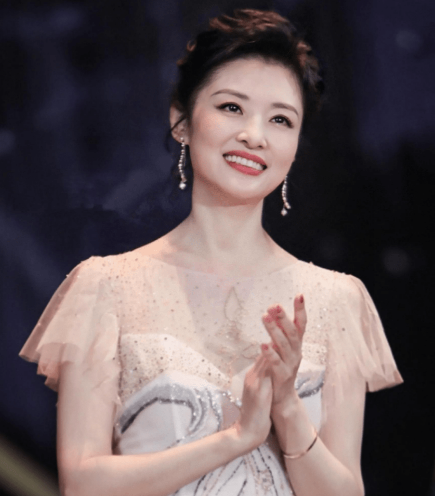 7位曾主持过央视春晚的女主持人,有人离婚又再婚,有人抗癌成功
